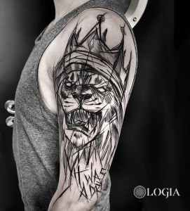 tatuajes-hombro-leon-logia-barcelona-janiak 